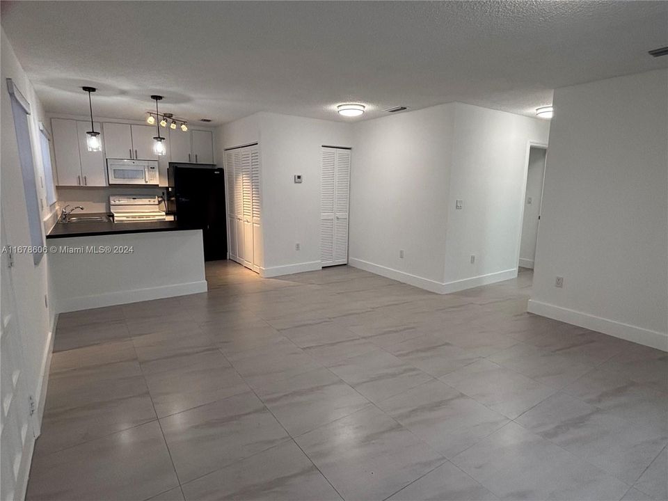 For Rent: $3,100 (2 beds, 2 baths, 6426 Square Feet)