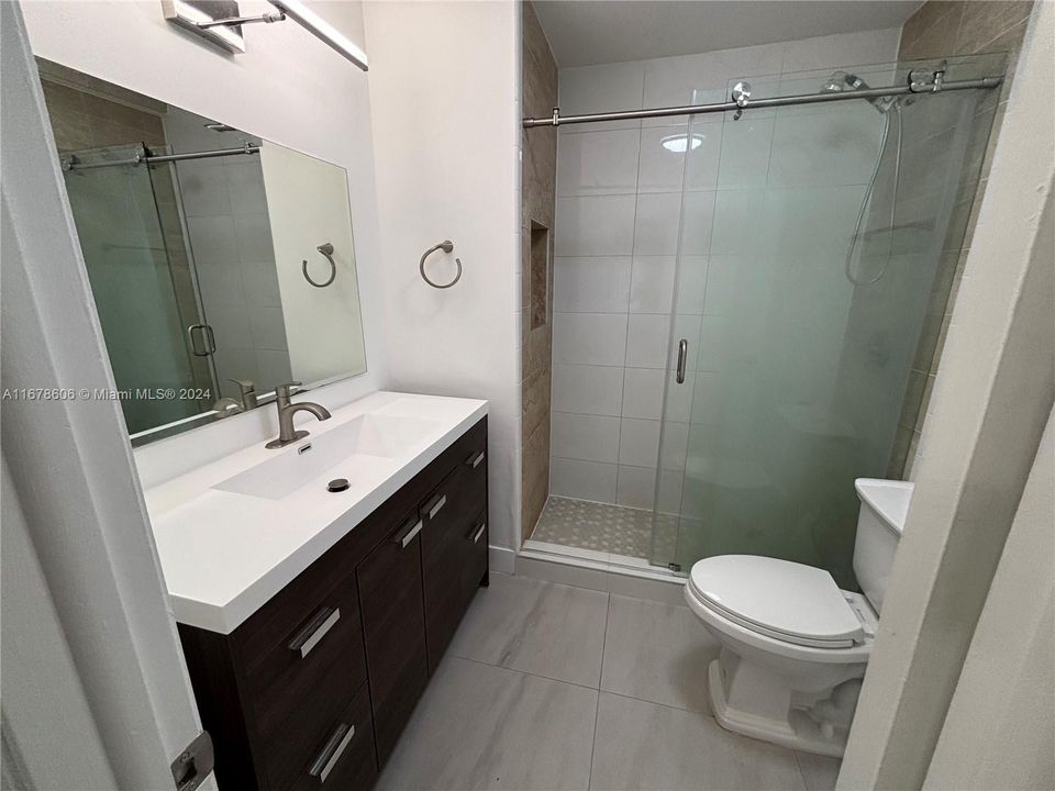 For Rent: $3,100 (2 beds, 2 baths, 6426 Square Feet)