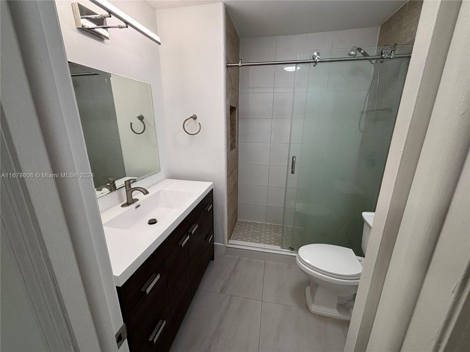 For Rent: $3,100 (2 beds, 2 baths, 6426 Square Feet)