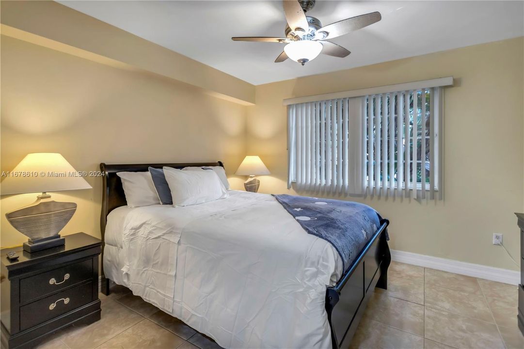 For Sale: $495,000 (2 beds, 2 baths, 1054 Square Feet)