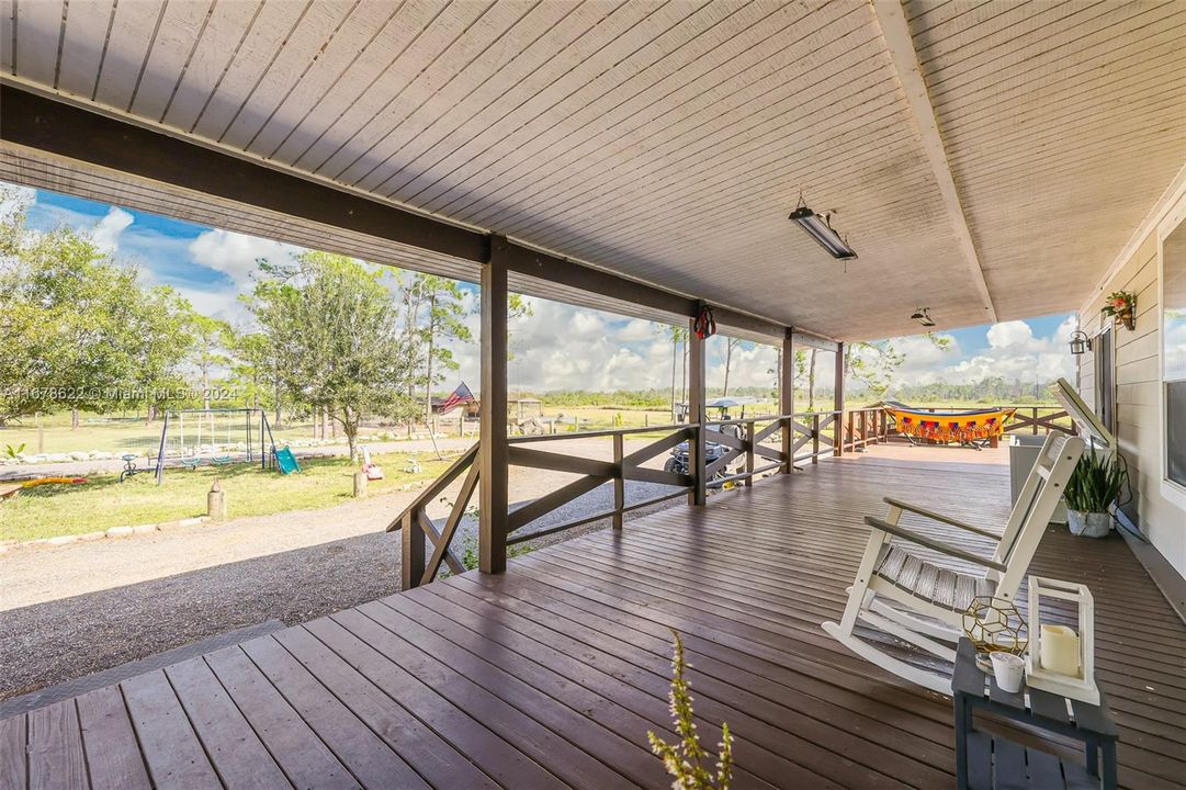 For Sale: $950,000 (4 beds, 2 baths, 2356 Square Feet)