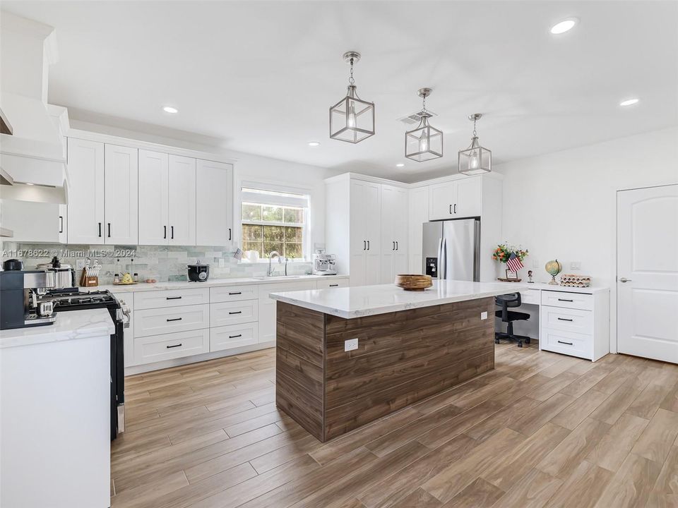 For Sale: $950,000 (4 beds, 2 baths, 2356 Square Feet)