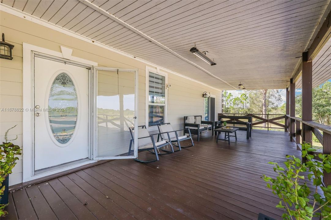 For Sale: $950,000 (4 beds, 2 baths, 2356 Square Feet)