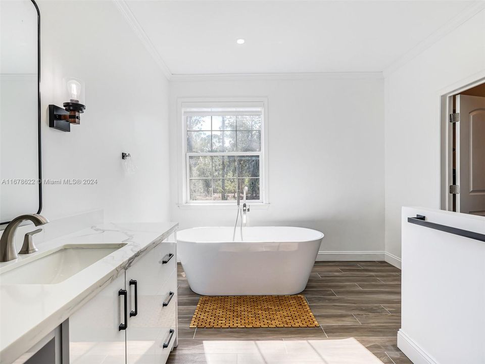 For Sale: $950,000 (4 beds, 2 baths, 2356 Square Feet)