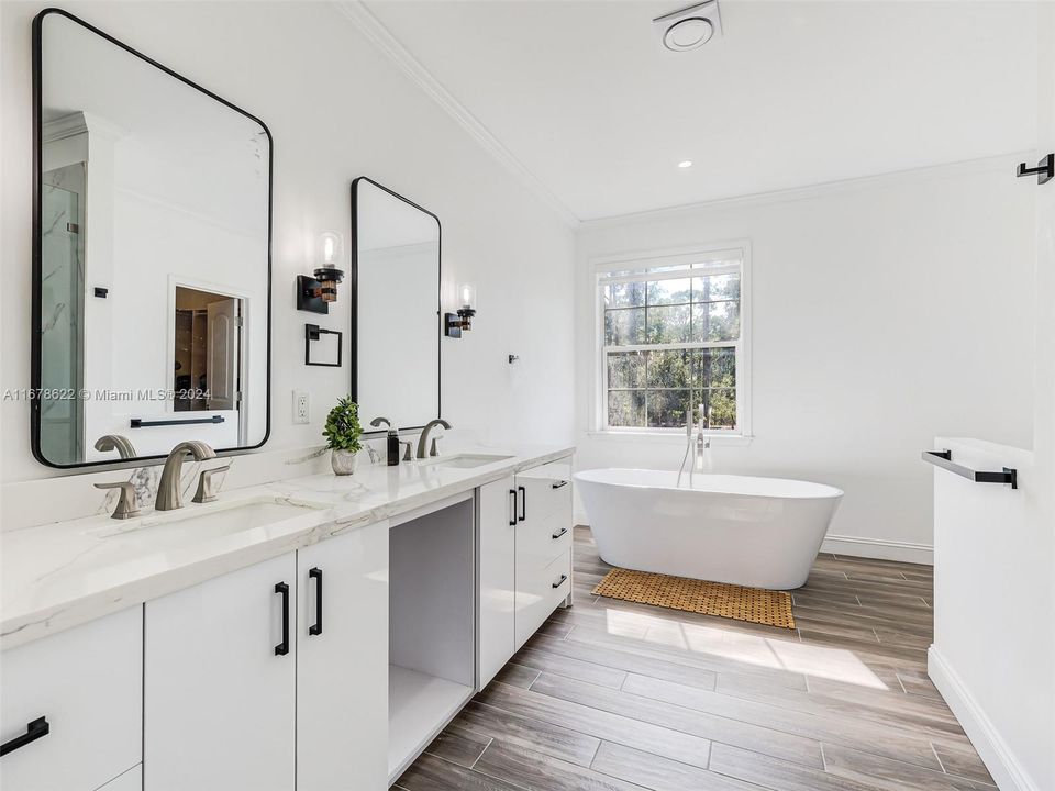 For Sale: $950,000 (4 beds, 2 baths, 2356 Square Feet)