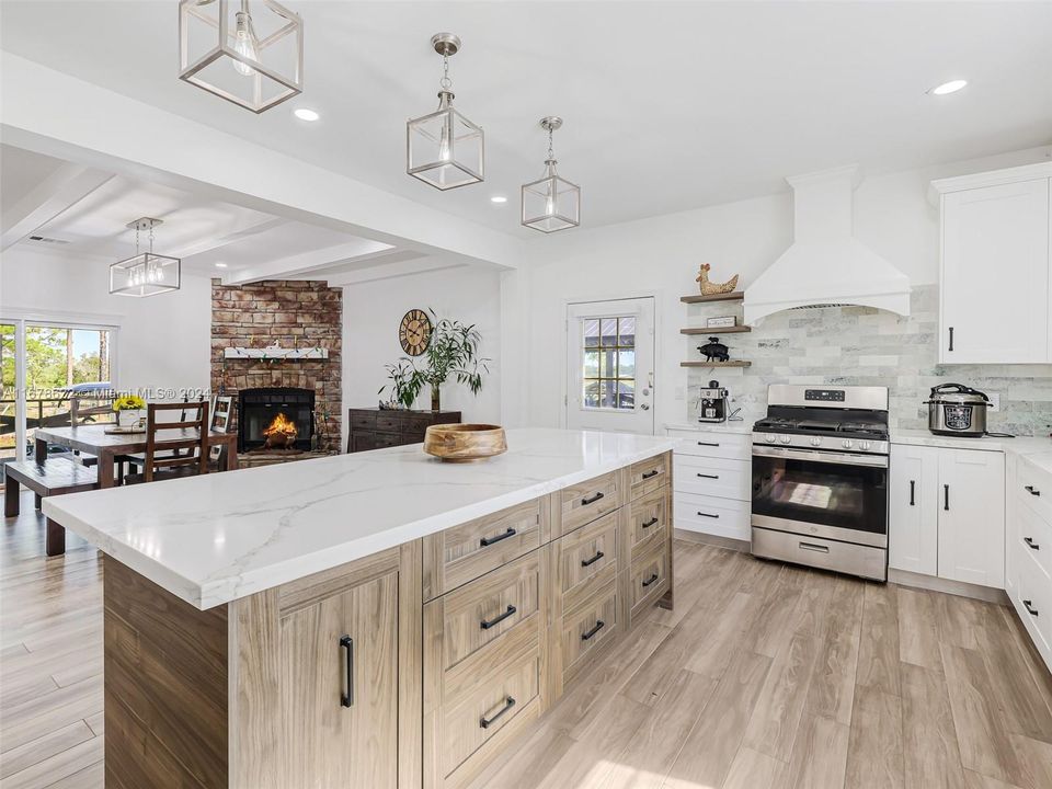 For Sale: $950,000 (4 beds, 2 baths, 2356 Square Feet)