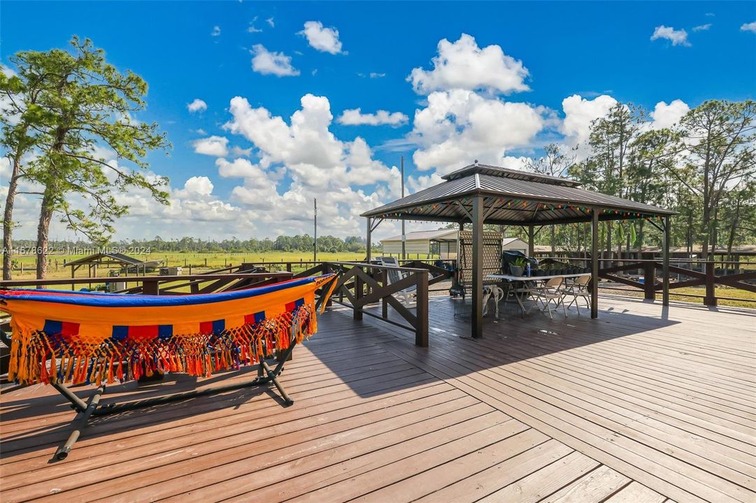 For Sale: $950,000 (4 beds, 2 baths, 2356 Square Feet)