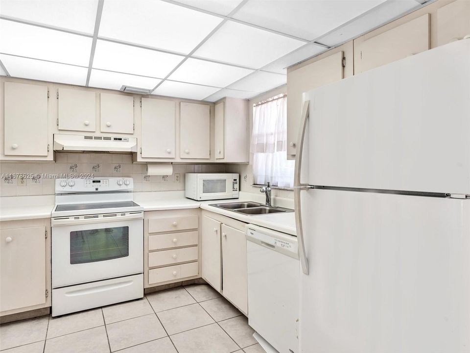 For Sale: $249,000 (3 beds, 2 baths, 1400 Square Feet)