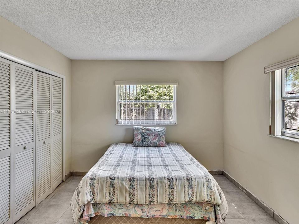 For Sale: $249,000 (3 beds, 2 baths, 1400 Square Feet)