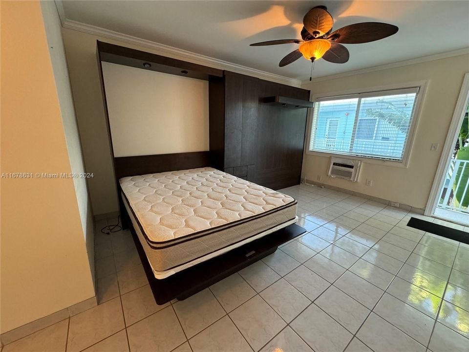 For Rent: $1,800 (1 beds, 1 baths, 440 Square Feet)