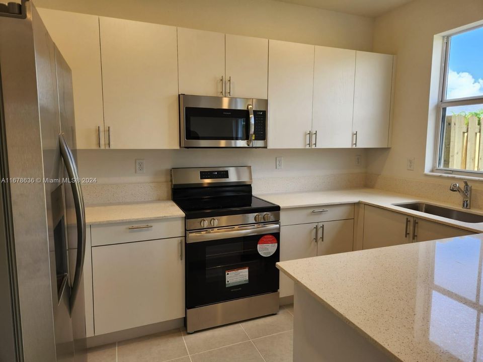 For Rent: $2,550 (3 beds, 2 baths, 0 Square Feet)