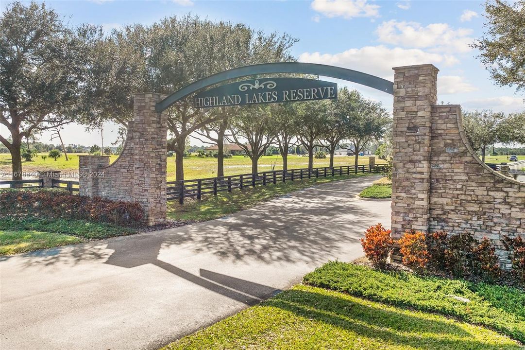 Highland Lakes Reserve majestic stone entry off of Spartan Road. Sebring's Downtown Historic District is less than 7 miles north of the community.