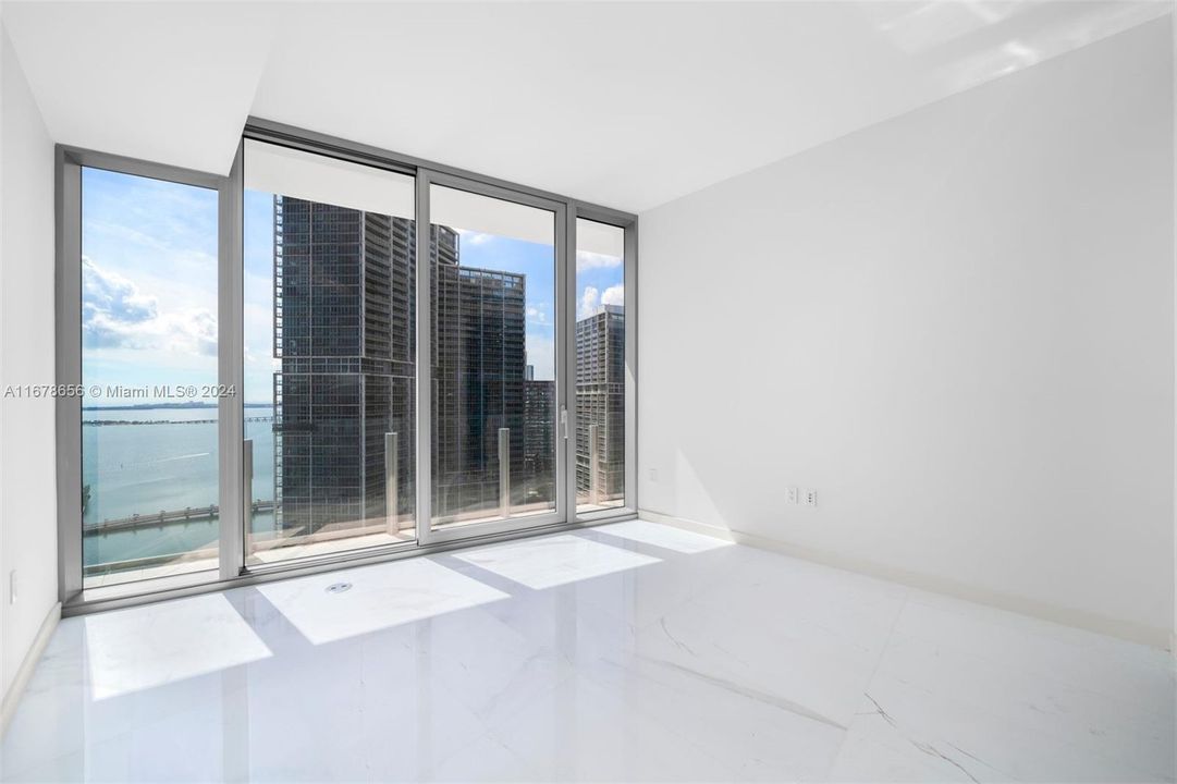 For Sale: $3,250,000 (2 beds, 2 baths, 1317 Square Feet)