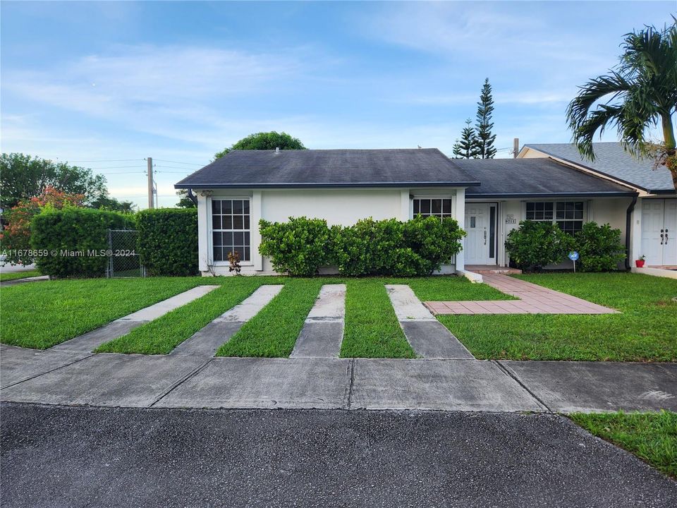 For Sale: $597,000 (3 beds, 2 baths, 1728 Square Feet)