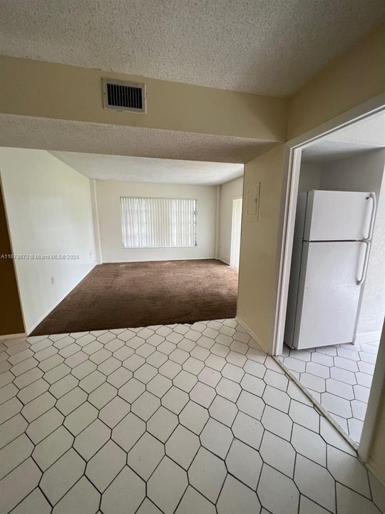 For Rent: $2,000 (2 beds, 2 baths, 1016 Square Feet)