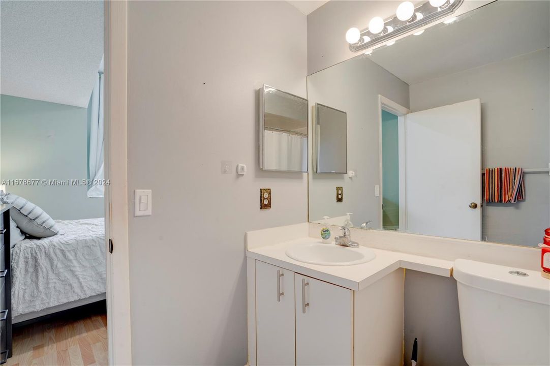 For Sale: $500,000 (3 beds, 2 baths, 1638 Square Feet)