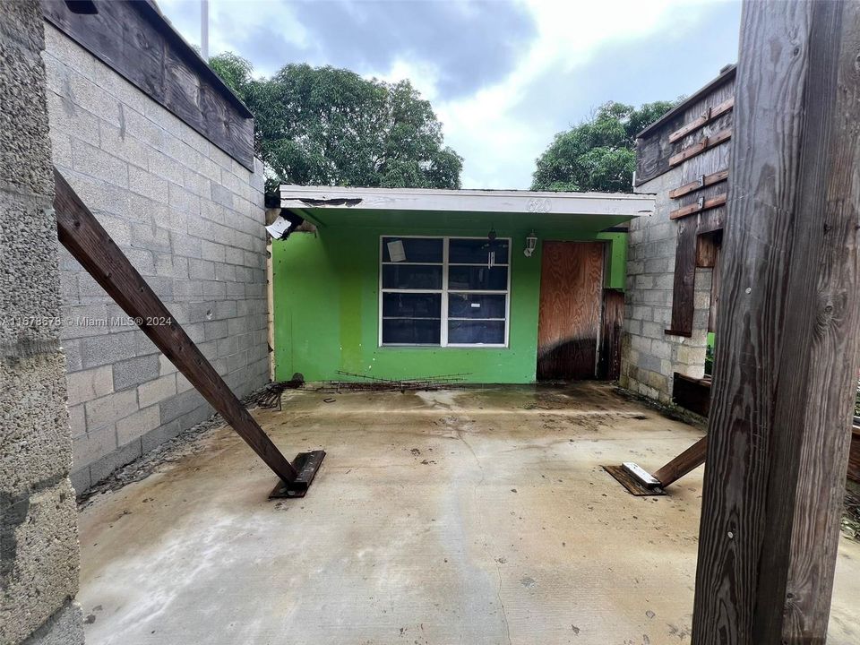 En Venta: $450,000 (4 camas, 3 baños, 1512 Pies cuadrados)