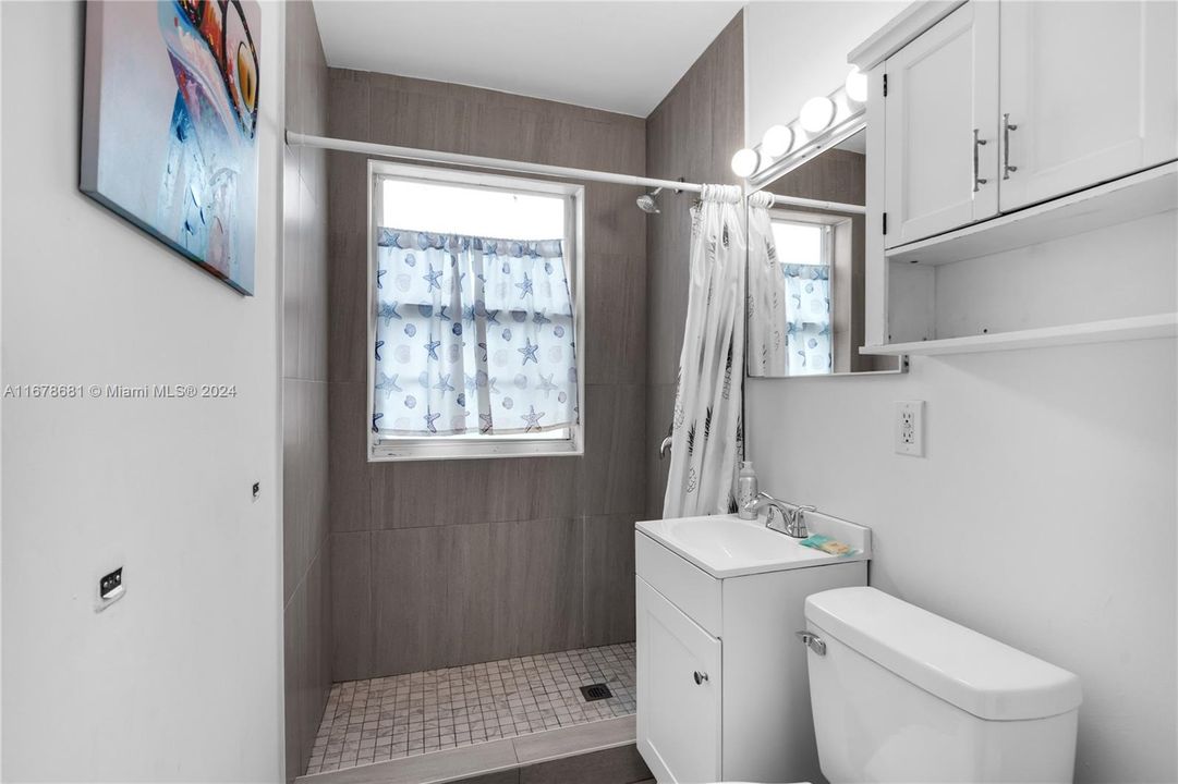 For Sale: $399,000 (1 beds, 1 baths, 509 Square Feet)