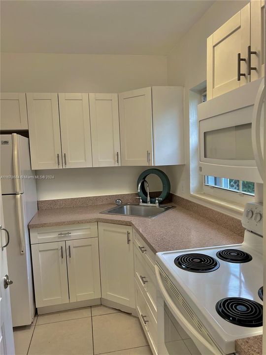 For Rent: $1,400 (1 beds, 1 baths, 1093 Square Feet)