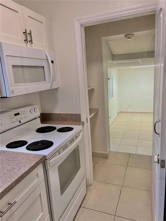 For Rent: $1,400 (1 beds, 1 baths, 1093 Square Feet)