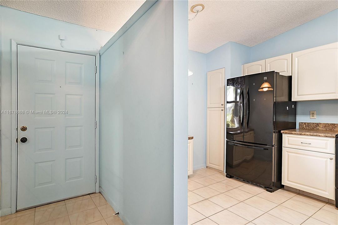 For Sale: $265,000 (2 beds, 2 baths, 1162 Square Feet)