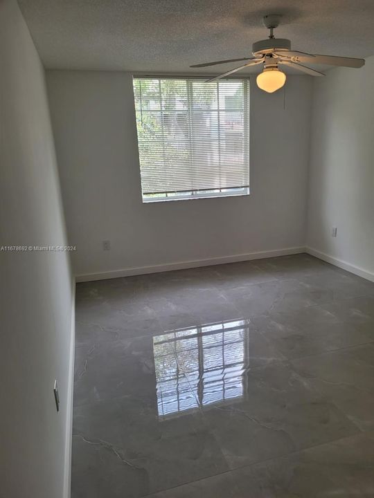 For Rent: $2,600 (3 beds, 2 baths, 1058 Square Feet)