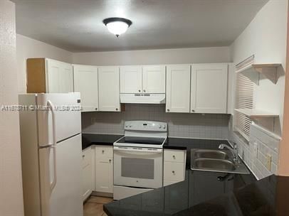 For Rent: $2,200 (2 beds, 2 baths, 1100 Square Feet)