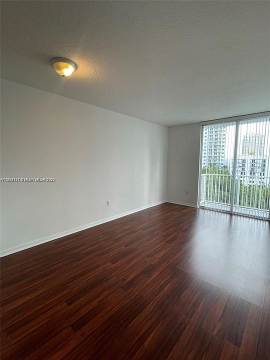 For Rent: $2,750 (2 beds, 2 baths, 850 Square Feet)