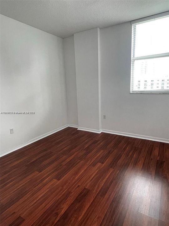 For Rent: $2,750 (2 beds, 2 baths, 850 Square Feet)