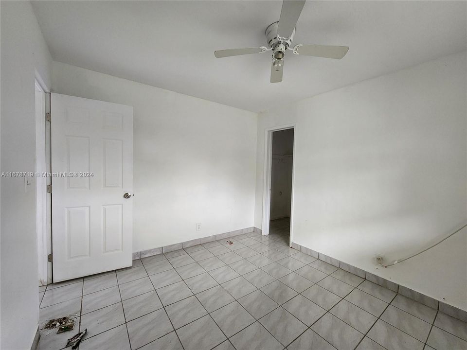 For Rent: $1,700 (2 beds, 1 baths, 845 Square Feet)