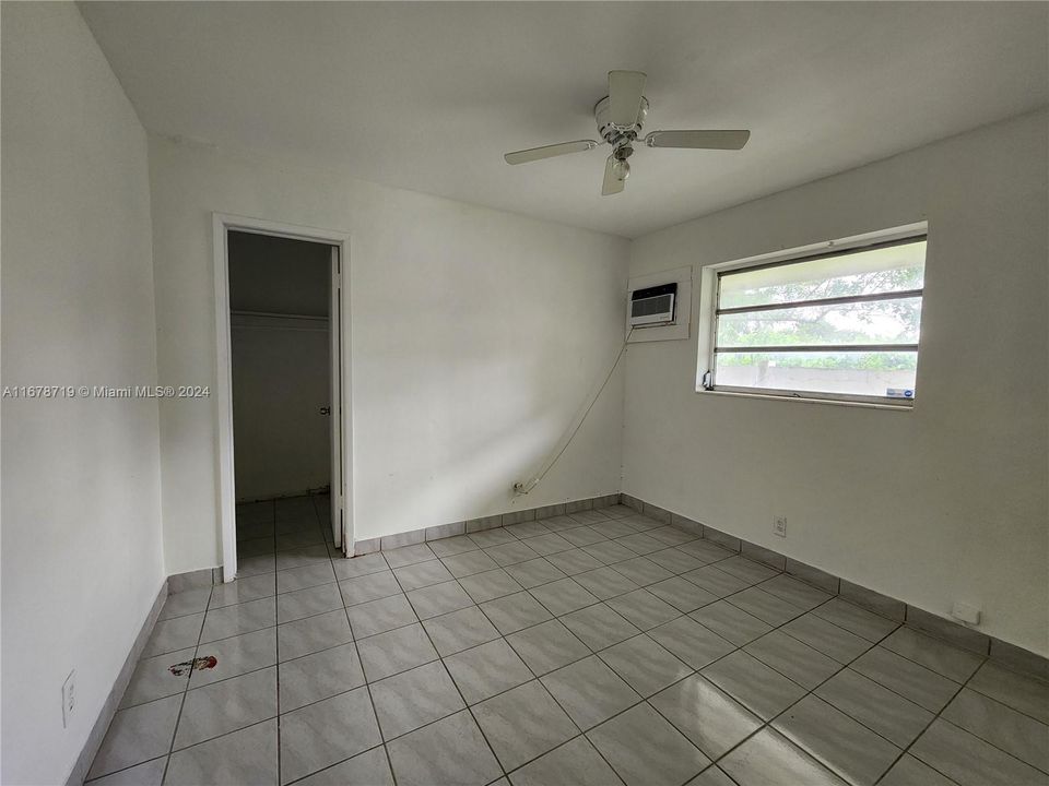 For Rent: $1,700 (2 beds, 1 baths, 845 Square Feet)