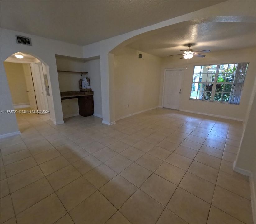 For Rent: $2,500 (2 beds, 2 baths, 1035 Square Feet)