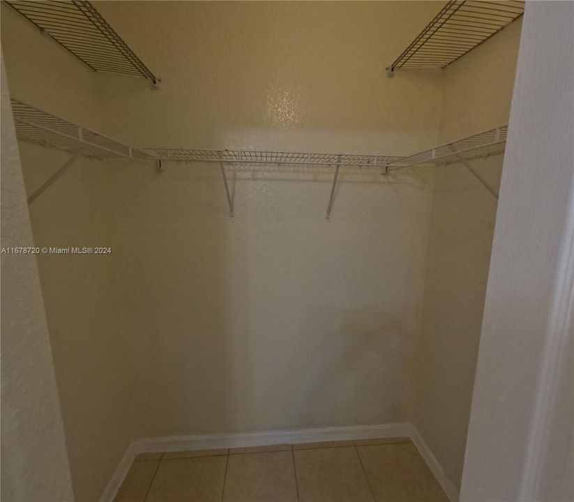 For Rent: $2,500 (2 beds, 2 baths, 1035 Square Feet)