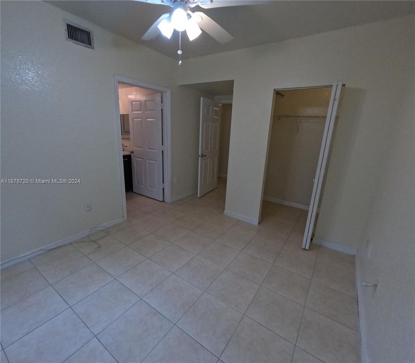 For Rent: $2,500 (2 beds, 2 baths, 1035 Square Feet)