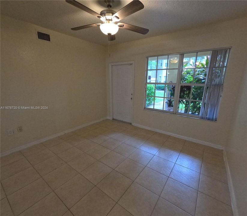 For Rent: $2,500 (2 beds, 2 baths, 1035 Square Feet)