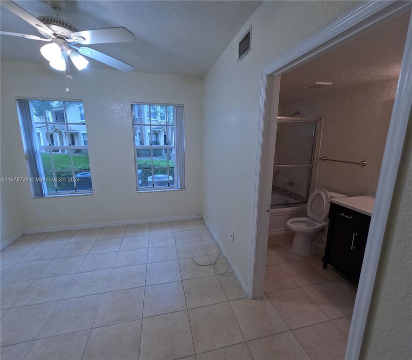 For Rent: $2,500 (2 beds, 2 baths, 1035 Square Feet)