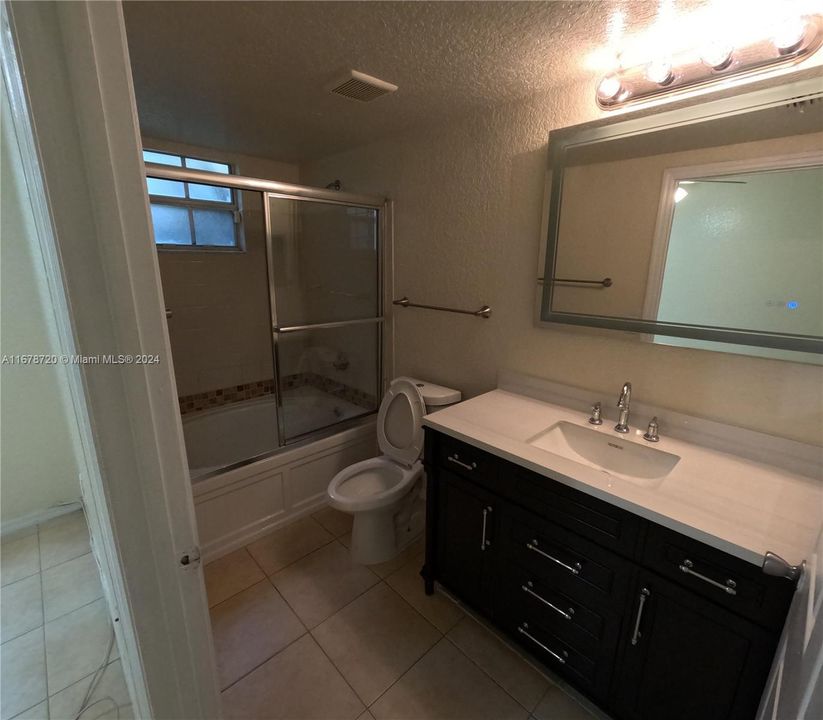 For Rent: $2,500 (2 beds, 2 baths, 1035 Square Feet)