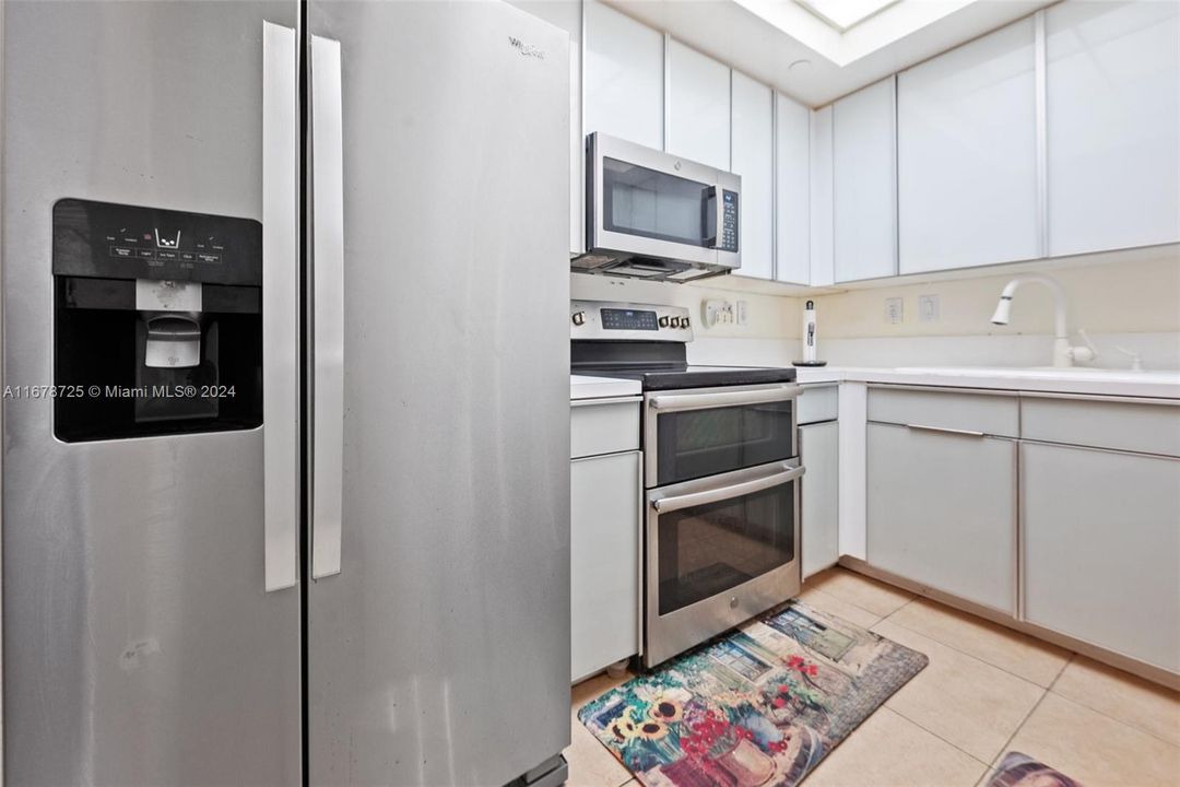 For Sale: $409,000 (3 beds, 2 baths, 1230 Square Feet)