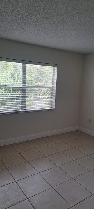 For Rent: $2,190 (2 beds, 2 baths, 944 Square Feet)