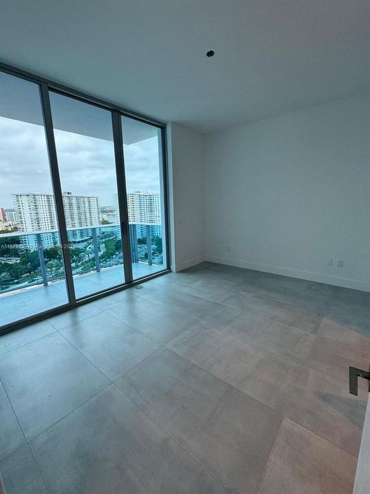 En Venta: $2,090,000 (3 camas, 3 baños, 2100 Pies cuadrados)