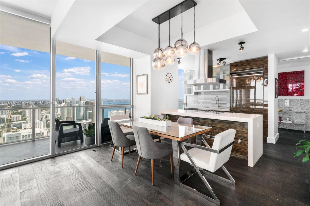 For Sale: $1,075,000 (2 beds, 2 baths, 1647 Square Feet)