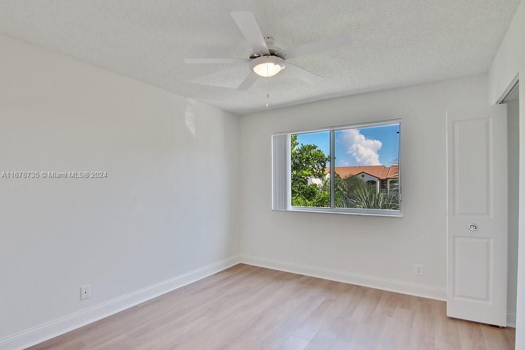 For Rent: $2,894 (2 beds, 2 baths, 1054 Square Feet)