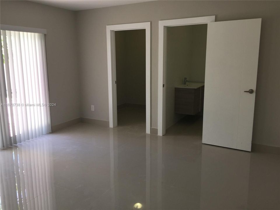 En Venta: $700,000 (3 camas, 2 baños, 1324 Pies cuadrados)