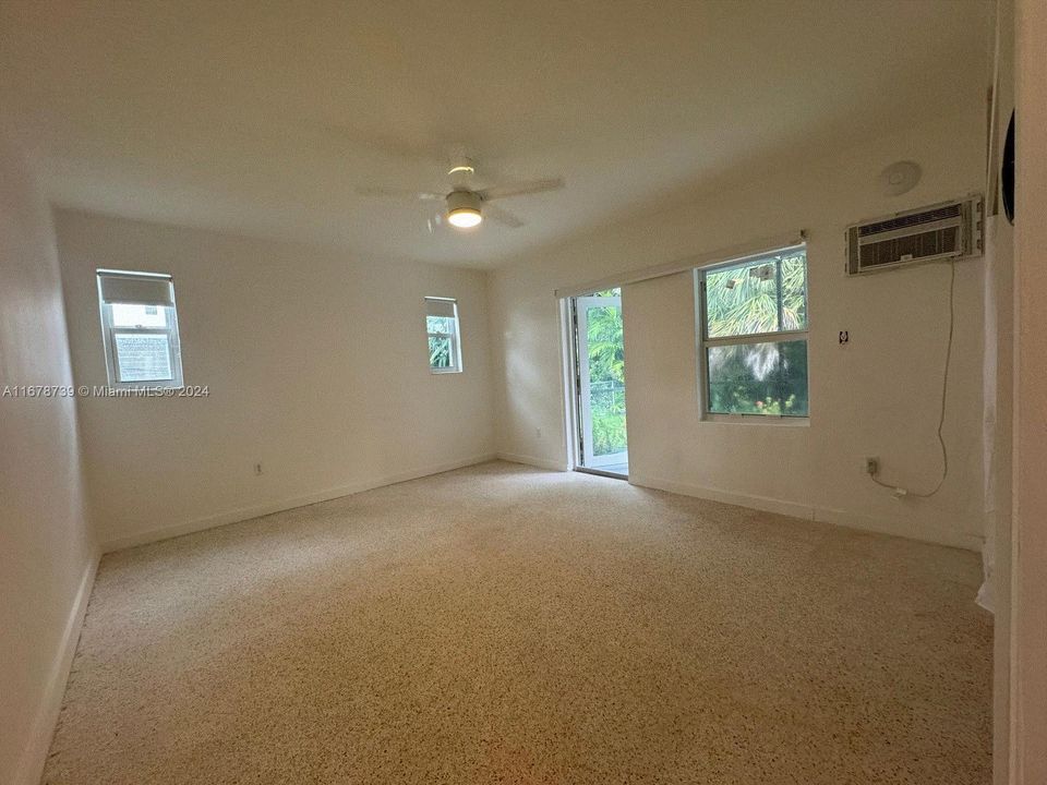 For Rent: $2,000 (1 beds, 1 baths, 6215 Square Feet)