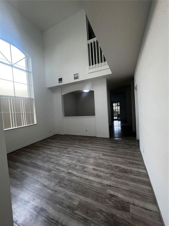 For Rent: $3,200 (3 beds, 3 baths, 1678 Square Feet)