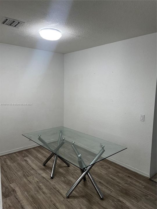 For Rent: $3,200 (3 beds, 3 baths, 1678 Square Feet)