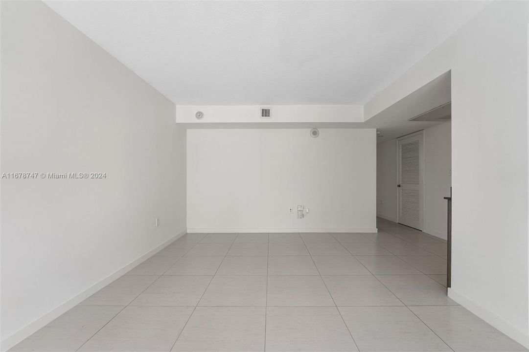 For Rent: $2,897 (1 beds, 1 baths, 671 Square Feet)