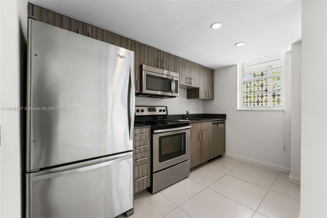 For Rent: $2,897 (1 beds, 1 baths, 671 Square Feet)