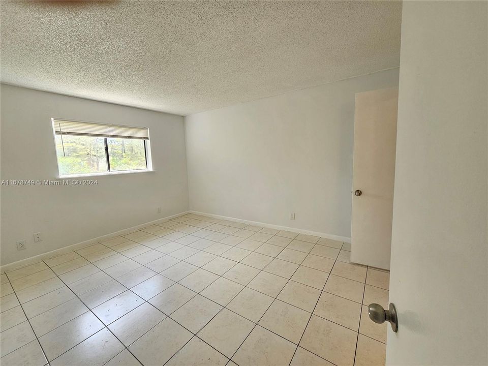 For Rent: $1,425 (1 beds, 1 baths, 600 Square Feet)