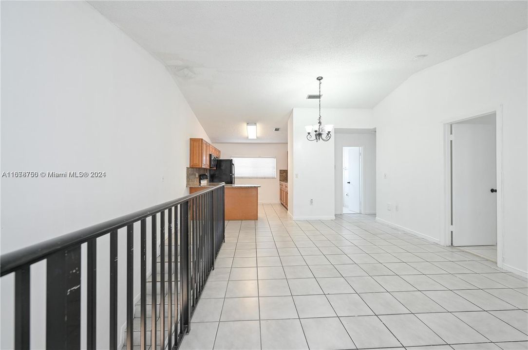 For Rent: $2,300 (2 beds, 2 baths, 925 Square Feet)